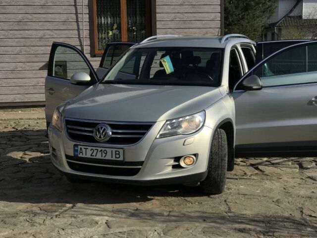 Серый Фольксваген Тигуан, объемом двигателя 1.4 л и пробегом 270 тыс. км за 8000 $, фото 1 на Automoto.ua