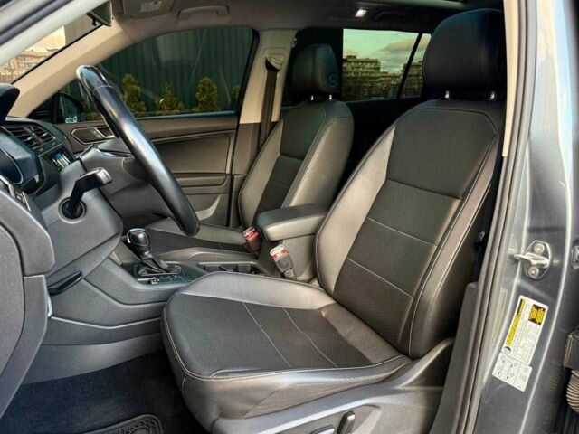 Серый Фольксваген Тигуан, объемом двигателя 2 л и пробегом 155 тыс. км за 18500 $, фото 16 на Automoto.ua