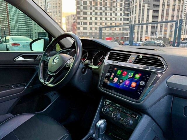 Серый Фольксваген Тигуан, объемом двигателя 2 л и пробегом 155 тыс. км за 18500 $, фото 13 на Automoto.ua