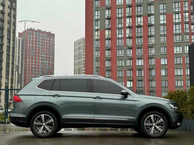 Серый Фольксваген Тигуан, объемом двигателя 2 л и пробегом 155 тыс. км за 18500 $, фото 5 на Automoto.ua