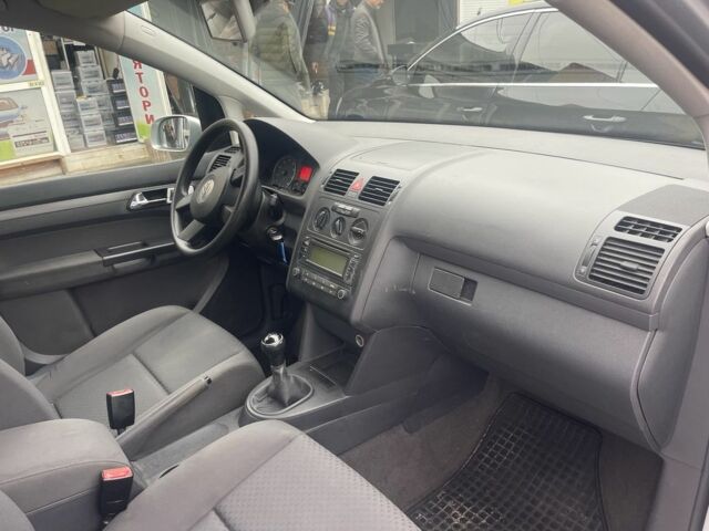 Серый Фольксваген Тигуан, объемом двигателя 1.6 л и пробегом 207 тыс. км за 5000 $, фото 7 на Automoto.ua