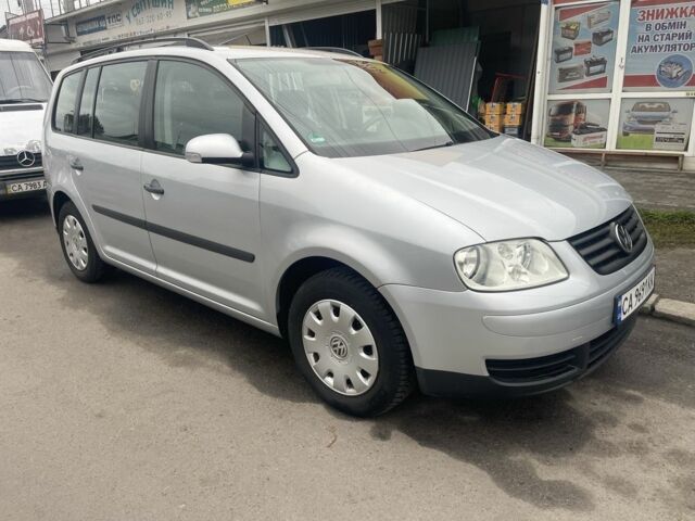 Серый Фольксваген Тигуан, объемом двигателя 1.6 л и пробегом 207 тыс. км за 5000 $, фото 2 на Automoto.ua