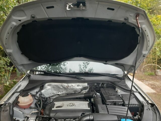 Серый Фольксваген Тигуан, объемом двигателя 2 л и пробегом 174 тыс. км за 12000 $, фото 8 на Automoto.ua