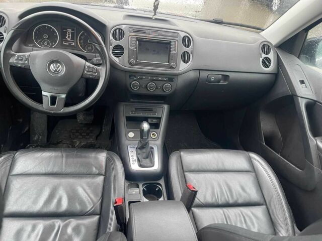 Сірий Фольксваген Тігуан, об'ємом двигуна 0 л та пробігом 208 тис. км за 11000 $, фото 9 на Automoto.ua