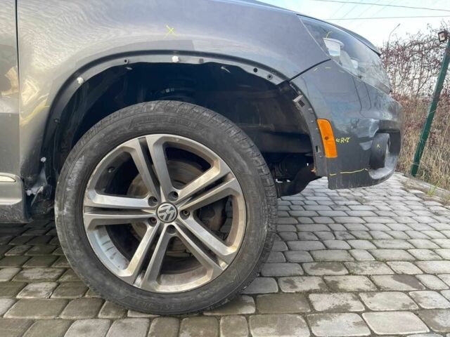 Сірий Фольксваген Тігуан, об'ємом двигуна 0 л та пробігом 208 тис. км за 11000 $, фото 15 на Automoto.ua