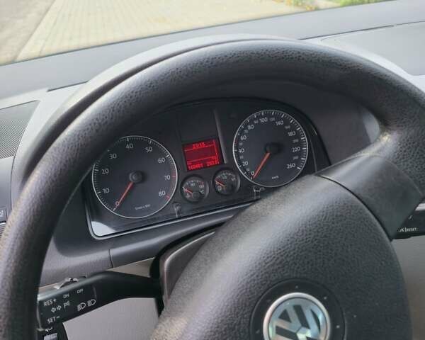 Сірий Фольксваген Тігуан, об'ємом двигуна 1.4 л та пробігом 160 тис. км за 6999 $, фото 22 на Automoto.ua