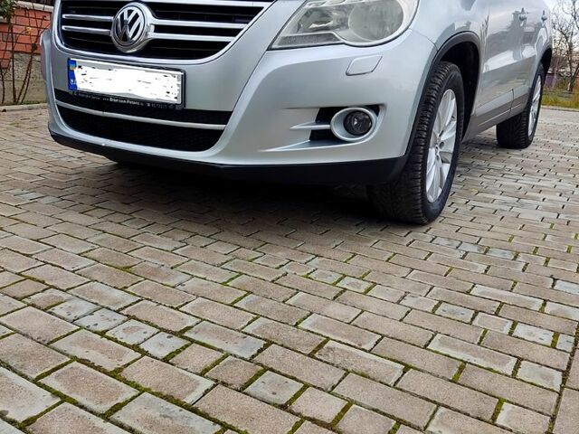 Серый Фольксваген Тигуан, объемом двигателя 2 л и пробегом 350 тыс. км за 9050 $, фото 5 на Automoto.ua