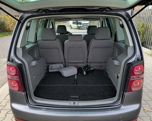 Сірий Фольксваген Тігуан, об'ємом двигуна 1.4 л та пробігом 160 тис. км за 6999 $, фото 10 на Automoto.ua