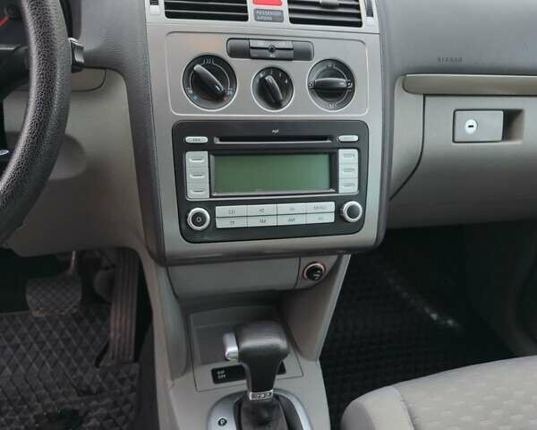 Сірий Фольксваген Тігуан, об'ємом двигуна 1.4 л та пробігом 160 тис. км за 6999 $, фото 25 на Automoto.ua