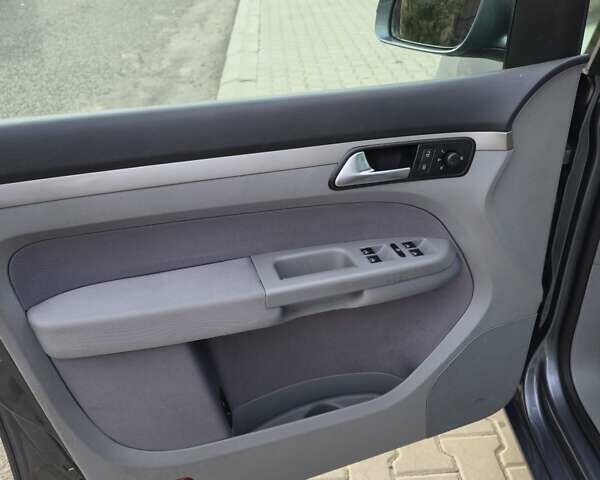 Сірий Фольксваген Тігуан, об'ємом двигуна 1.4 л та пробігом 160 тис. км за 6999 $, фото 19 на Automoto.ua