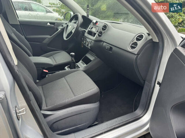 Сірий Фольксваген Тігуан, об'ємом двигуна 1.4 л та пробігом 249 тис. км за 8200 $, фото 10 на Automoto.ua