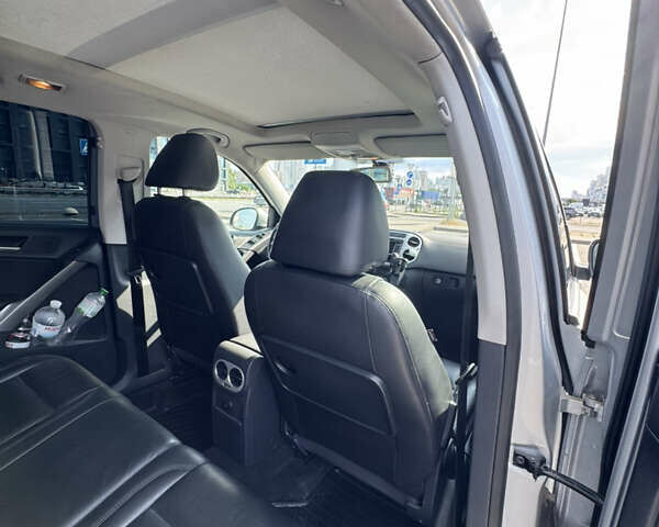 Серый Фольксваген Тигуан, объемом двигателя 1.97 л и пробегом 258 тыс. км за 12600 $, фото 15 на Automoto.ua