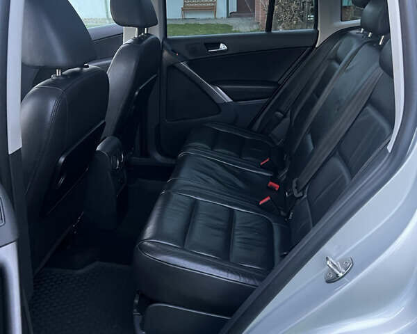 Серый Фольксваген Тигуан, объемом двигателя 2 л и пробегом 254 тыс. км за 10600 $, фото 36 на Automoto.ua