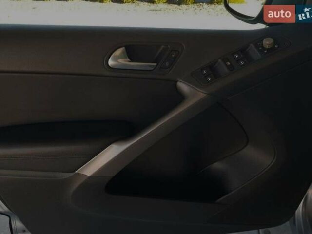 Серый Фольксваген Тигуан, объемом двигателя 2 л и пробегом 238 тыс. км за 12600 $, фото 11 на Automoto.ua