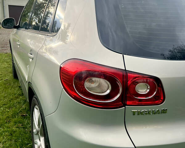 Серый Фольксваген Тигуан, объемом двигателя 2 л и пробегом 254 тыс. км за 10600 $, фото 14 на Automoto.ua