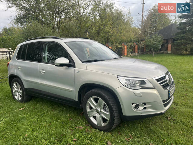 Серый Фольксваген Тигуан, объемом двигателя 2 л и пробегом 254 тыс. км за 10600 $, фото 2 на Automoto.ua