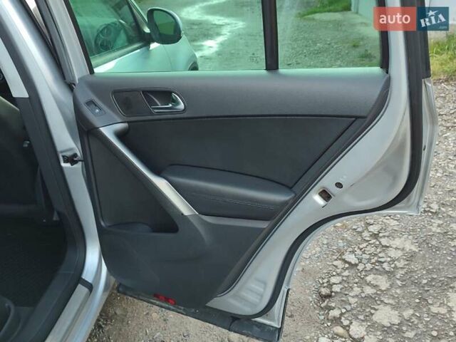 Серый Фольксваген Тигуан, объемом двигателя 1.97 л и пробегом 306 тыс. км за 10000 $, фото 34 на Automoto.ua