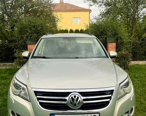 Серый Фольксваген Тигуан, объемом двигателя 2 л и пробегом 254 тыс. км за 10600 $, фото 11 на Automoto.ua