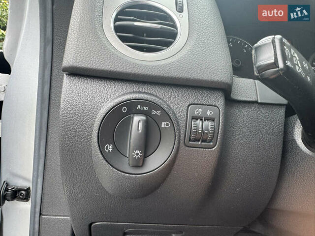 Сірий Фольксваген Тігуан, об'ємом двигуна 1.4 л та пробігом 249 тис. км за 8200 $, фото 20 на Automoto.ua