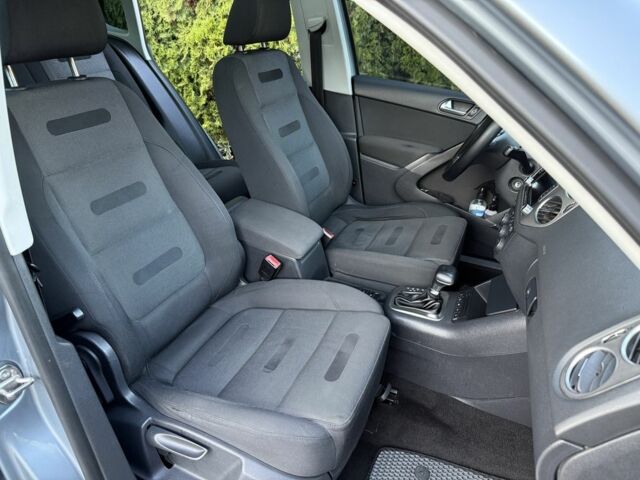 Сірий Фольксваген Тігуан, об'ємом двигуна 2 л та пробігом 265 тис. км за 9200 $, фото 4 на Automoto.ua