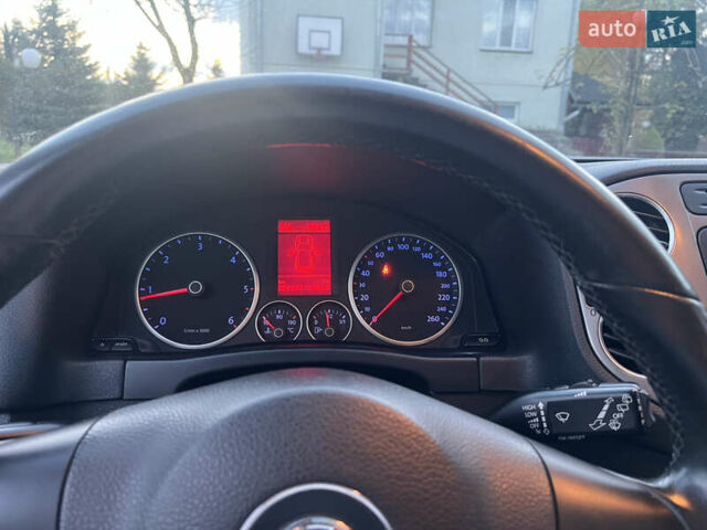 Серый Фольксваген Тигуан, объемом двигателя 2 л и пробегом 254 тыс. км за 10600 $, фото 33 на Automoto.ua