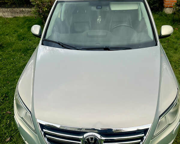 Серый Фольксваген Тигуан, объемом двигателя 2 л и пробегом 254 тыс. км за 10600 $, фото 18 на Automoto.ua