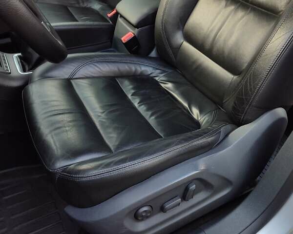 Серый Фольксваген Тигуан, объемом двигателя 1.97 л и пробегом 306 тыс. км за 10000 $, фото 27 на Automoto.ua