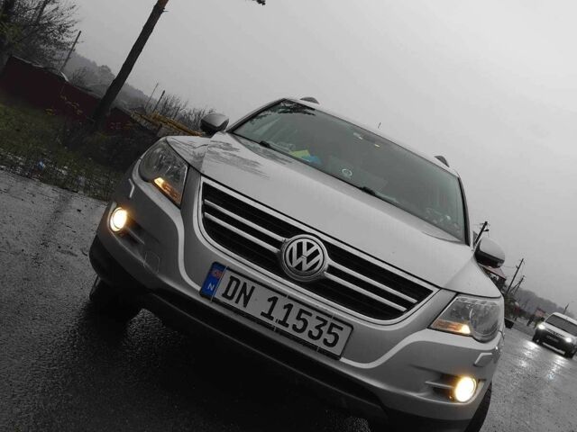 Сірий Фольксваген Тігуан, об'ємом двигуна 2 л та пробігом 254 тис. км за 7896 $, фото 6 на Automoto.ua