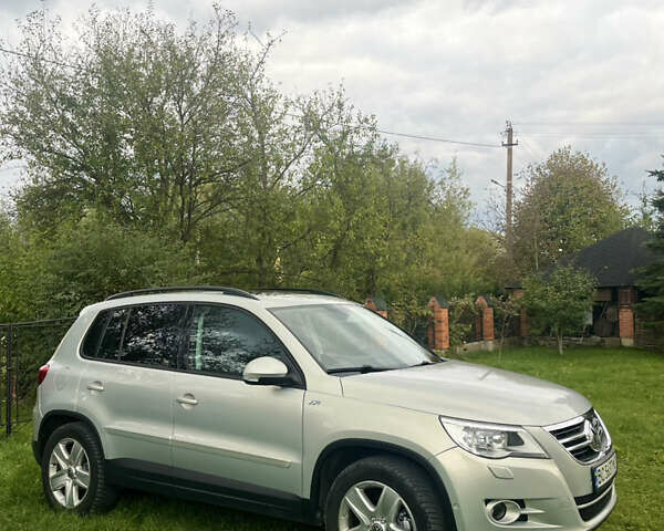 Серый Фольксваген Тигуан, объемом двигателя 2 л и пробегом 254 тыс. км за 10600 $, фото 12 на Automoto.ua