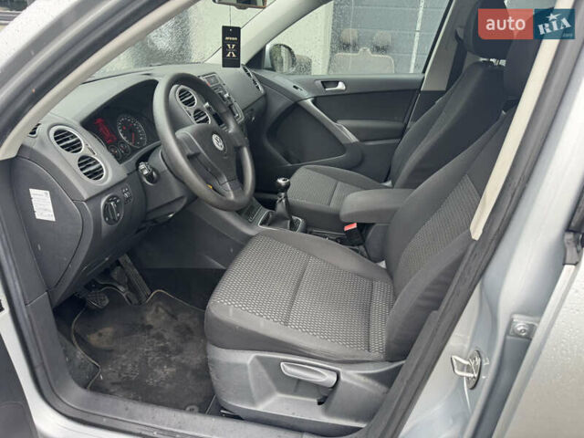 Сірий Фольксваген Тігуан, об'ємом двигуна 1.4 л та пробігом 249 тис. км за 8200 $, фото 13 на Automoto.ua