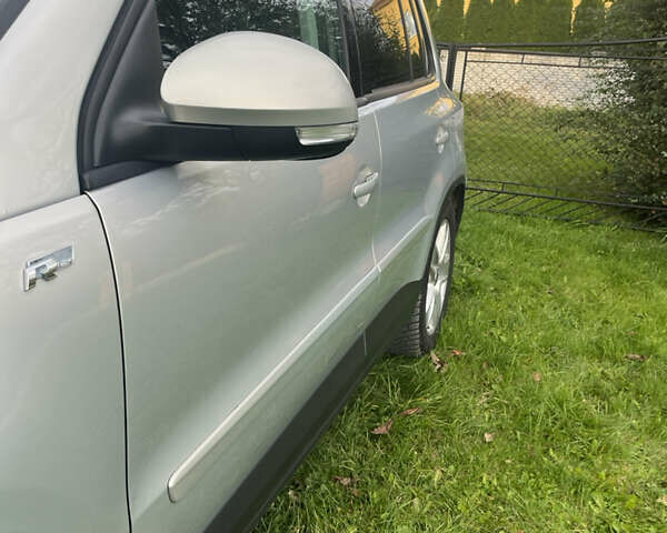 Серый Фольксваген Тигуан, объемом двигателя 2 л и пробегом 254 тыс. км за 10600 $, фото 10 на Automoto.ua