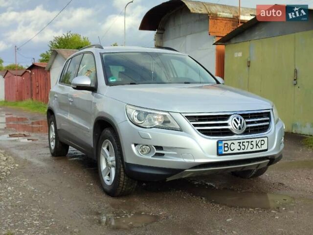 Серый Фольксваген Тигуан, объемом двигателя 1.97 л и пробегом 306 тыс. км за 10000 $, фото 4 на Automoto.ua