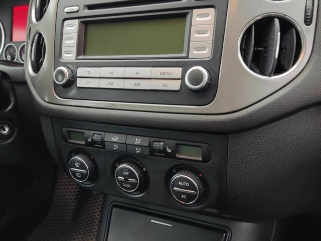 Серый Фольксваген Тигуан, объемом двигателя 2 л и пробегом 350 тыс. км за 9050 $, фото 8 на Automoto.ua