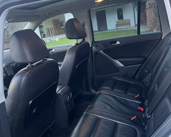 Серый Фольксваген Тигуан, объемом двигателя 2 л и пробегом 254 тыс. км за 10600 $, фото 29 на Automoto.ua