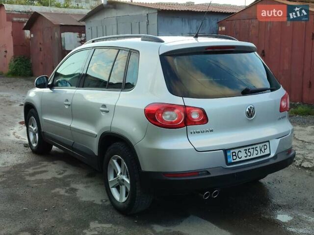 Серый Фольксваген Тигуан, объемом двигателя 1.97 л и пробегом 306 тыс. км за 10000 $, фото 14 на Automoto.ua