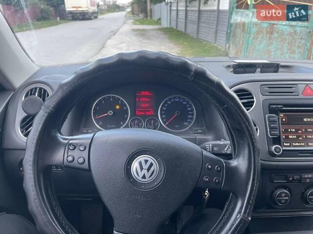 Серый Фольксваген Тигуан, объемом двигателя 1.39 л и пробегом 260 тыс. км за 7500 $, фото 10 на Automoto.ua