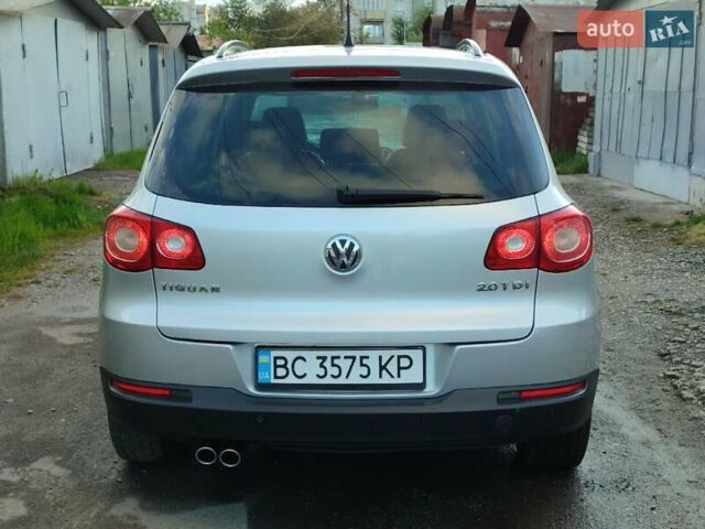 Серый Фольксваген Тигуан, объемом двигателя 1.97 л и пробегом 306 тыс. км за 10000 $, фото 13 на Automoto.ua