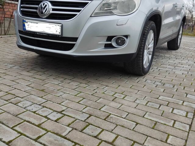 Серый Фольксваген Тигуан, объемом двигателя 2 л и пробегом 350 тыс. км за 9050 $, фото 5 на Automoto.ua