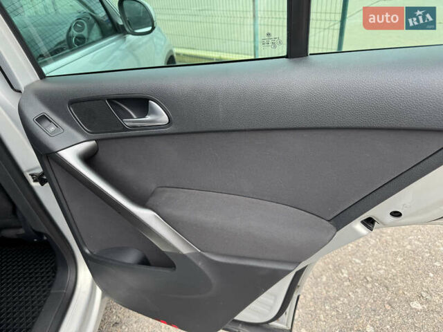 Сірий Фольксваген Тігуан, об'ємом двигуна 1.98 л та пробігом 145 тис. км за 9790 $, фото 33 на Automoto.ua