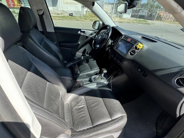 Серый Фольксваген Тигуан, объемом двигателя 2 л и пробегом 222 тыс. км за 9800 $, фото 10 на Automoto.ua