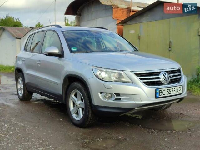 Серый Фольксваген Тигуан, объемом двигателя 1.97 л и пробегом 306 тыс. км за 10000 $, фото 3 на Automoto.ua
