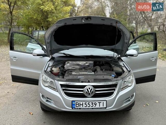 Серый Фольксваген Тигуан, объемом двигателя 1.39 л и пробегом 187 тыс. км за 9400 $, фото 77 на Automoto.ua