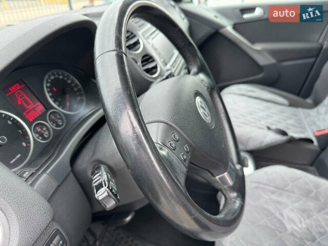 Сірий Фольксваген Тігуан, об'ємом двигуна 1.98 л та пробігом 145 тис. км за 9790 $, фото 14 на Automoto.ua