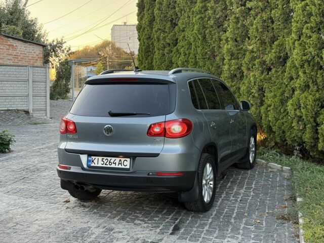 Сірий Фольксваген Тігуан, об'ємом двигуна 2 л та пробігом 265 тис. км за 9200 $, фото 1 на Automoto.ua