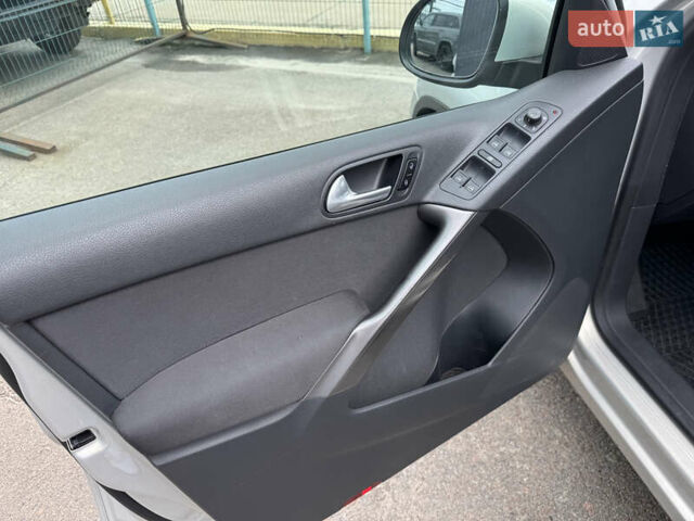 Сірий Фольксваген Тігуан, об'ємом двигуна 1.98 л та пробігом 145 тис. км за 9790 $, фото 15 на Automoto.ua