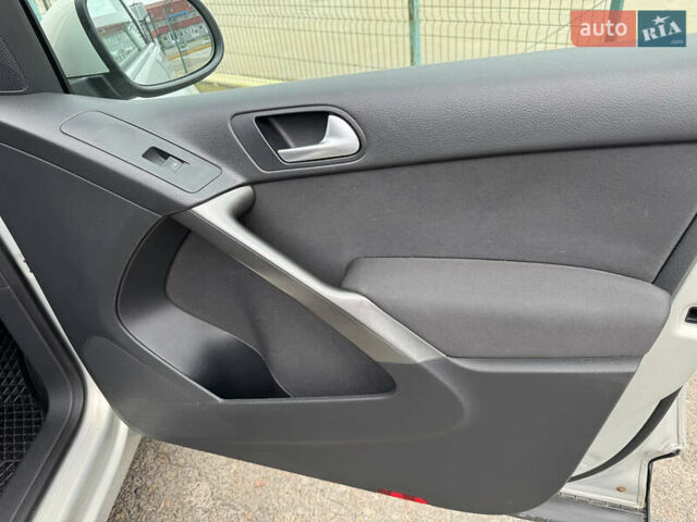 Сірий Фольксваген Тігуан, об'ємом двигуна 1.98 л та пробігом 145 тис. км за 9790 $, фото 35 на Automoto.ua