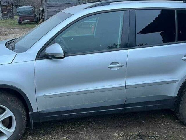 Сірий Фольксваген Тігуан, об'ємом двигуна 2 л та пробігом 251 тис. км за 2500 $, фото 2 на Automoto.ua