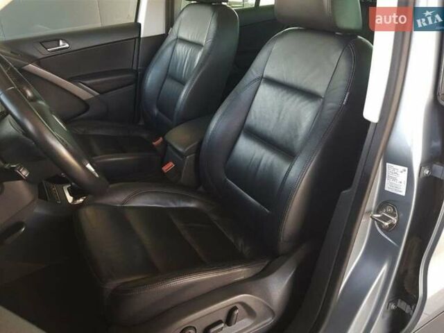 Серый Фольксваген Тигуан, объемом двигателя 2 л и пробегом 238 тыс. км за 12600 $, фото 5 на Automoto.ua