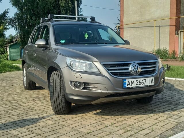 Серый Фольксваген Тигуан, объемом двигателя 1.4 л и пробегом 185 тыс. км за 9200 $, фото 4 на Automoto.ua