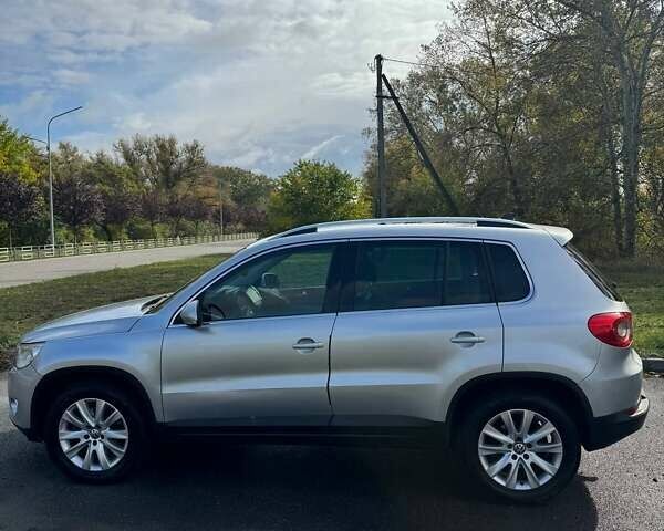 Сірий Фольксваген Тігуан, об'ємом двигуна 2 л та пробігом 233 тис. км за 9500 $, фото 8 на Automoto.ua